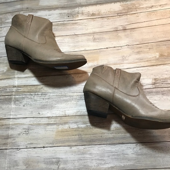 Very Volatile Shoes - Cute boots